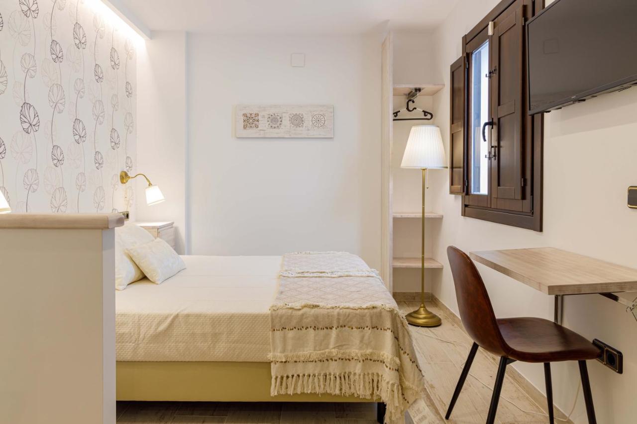 Hostal Peniscola Bagian luar foto